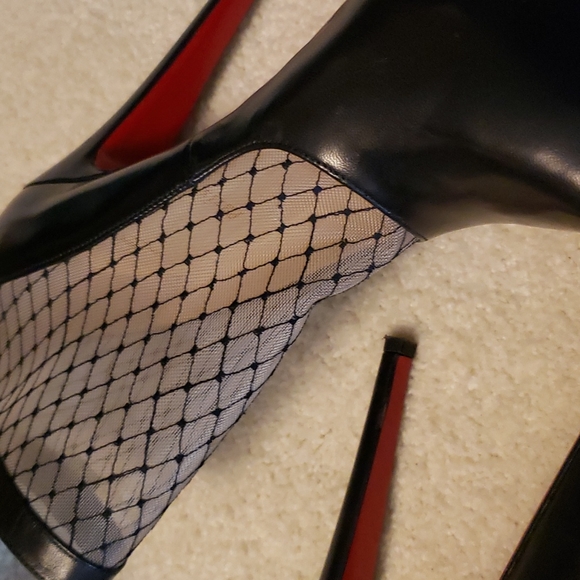 Christian Louboutin size 40 color Black leather 100% Authentic - Picture 14 of 17